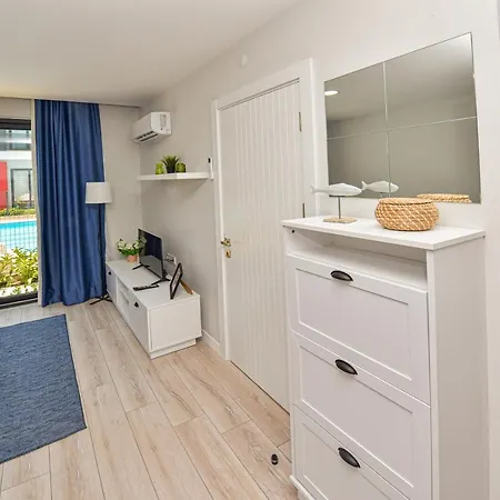 C Airport Apartman *