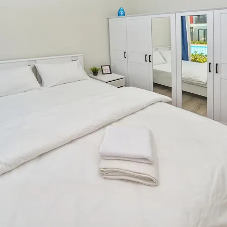 C Airport Apartman *
