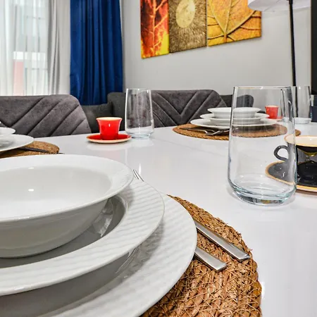 C Airport Apartman *